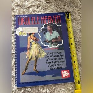 UKULELE HEAVEN: SONGS FROM THE GOLDEN AGE OF THE UKULELE By Ian Whitcomb WITH CD